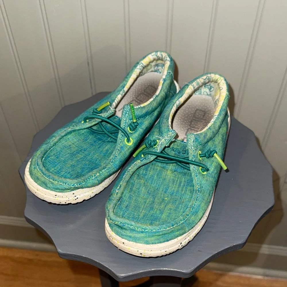 Hey Dude Green Wally‎ Slip-On Shoes size Y2